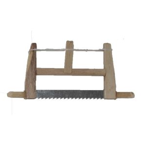 68542-complementos-para-belén-miniaturas-herramientas-sierra-7cm