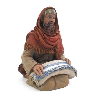 588-Figuras-de-Belén-Montserrat-Ribes-pastor-adorando-con-manta-17cm